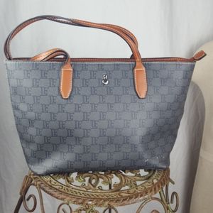 LONDON FOG GRAY BROWN HAND BAG PURSE